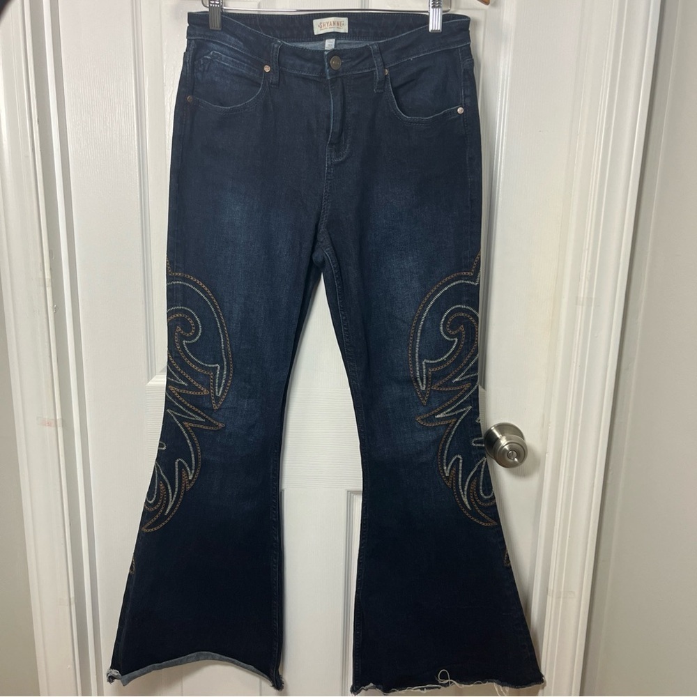 Shyanne Dark Blue Flared Jeans with Embroidered Detail Size 32 Bell bottom - Picture 2 of 14